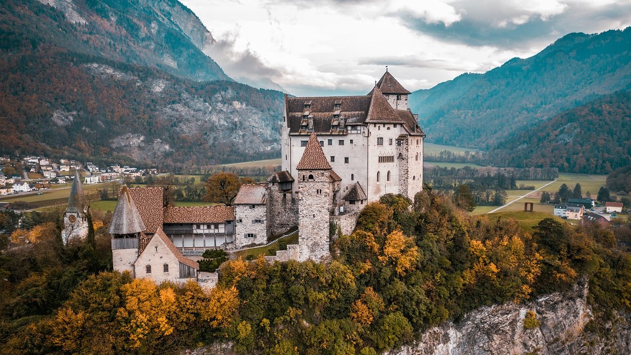 castle-5693094_1280